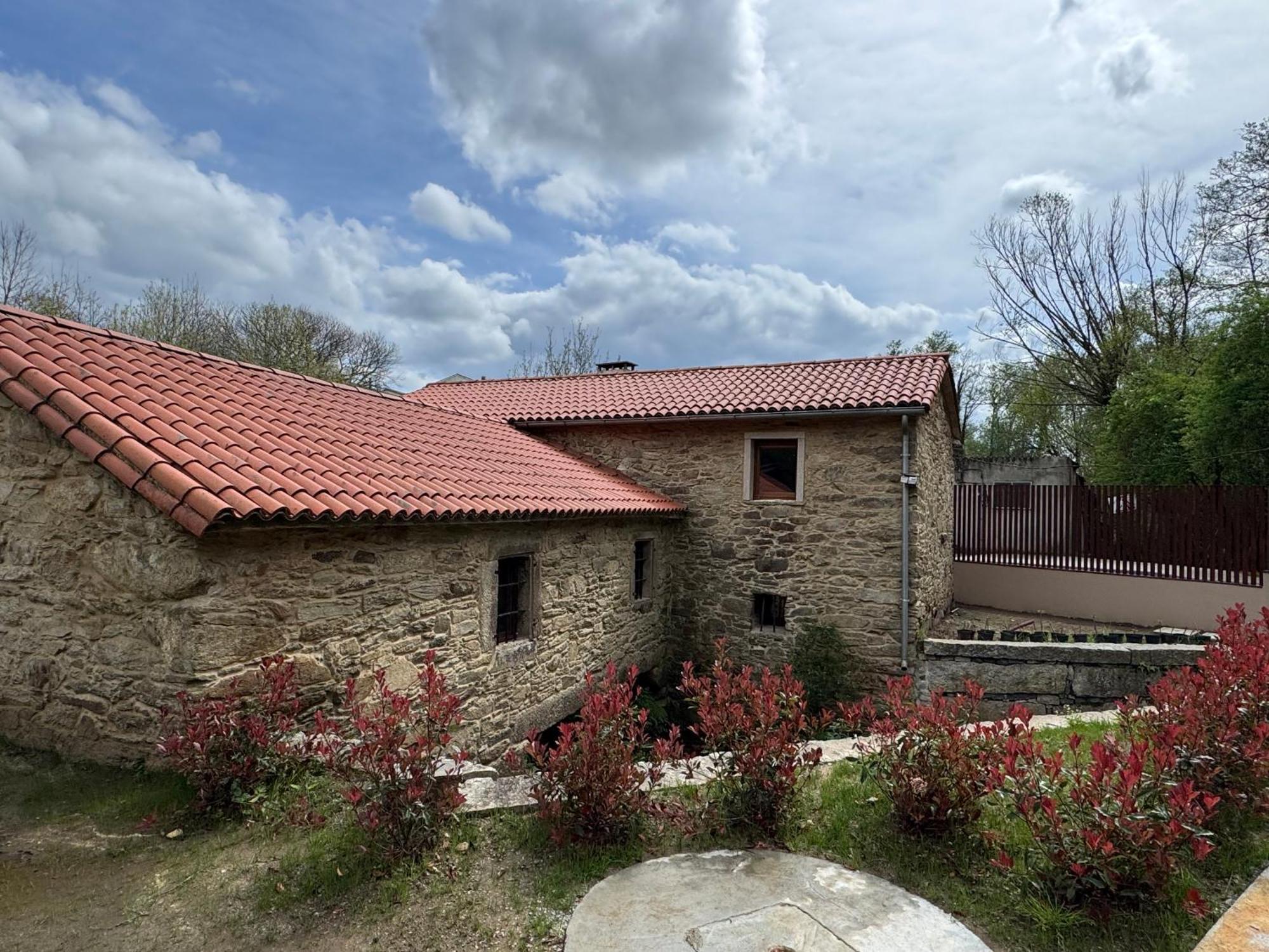 Luar Do Sarela & Suites Conjo Exterior photo
